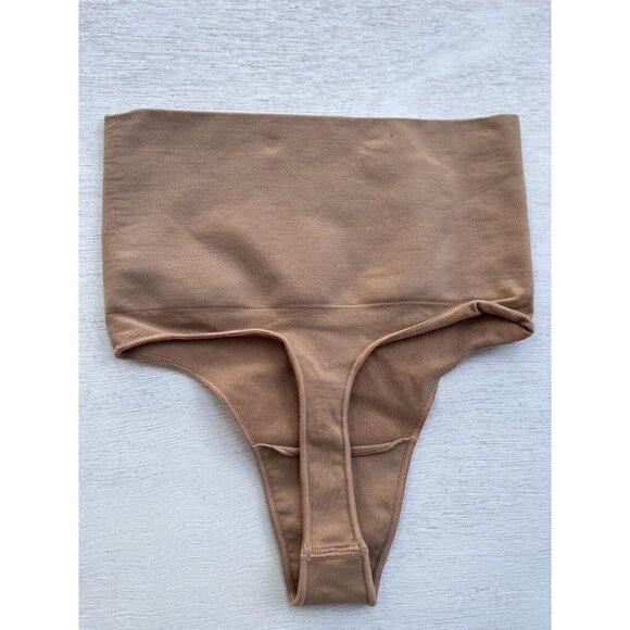SKIMS Kim Kardashian Core Control Thong Brown Size S/M SH-THG-0108 NWOT - Picture 8 of 8